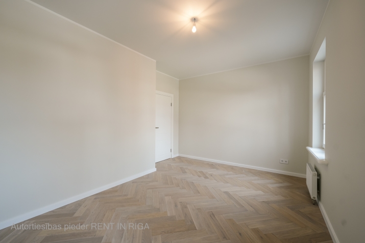 Sludinājumi. Pārdošanā 3 istabu dzīvoklis šarmantajā Āgenskalnā!   Rīgas koka arhitektūras pērle  dzīvojamā ēka Cena: 229120 EUR Foto #8