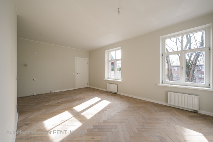 Sludinājumi. Pārdošanā 3 istabu dzīvoklis šarmantajā Āgenskalnā!   Rīgas koka arhitektūras pērle  dzīvojamā ēka Cena: 229120 EUR Foto #7