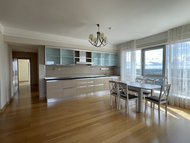 Sludinājumi. Tiek izīrēts penthaus tipa dzīvoklis ēkas 29.stāvā!  130 m2 dzīvoklī ir iekārtota: - priekštelpa; - Cena: 1700 EUR/mēn Foto #4