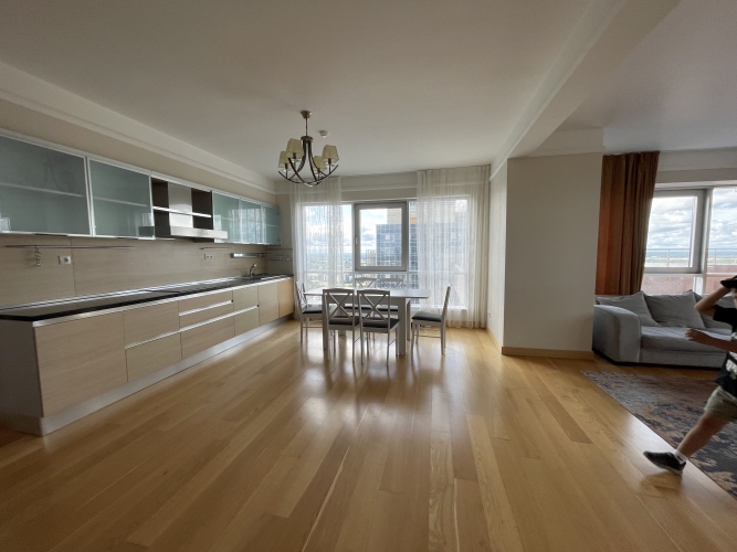 Sludinājumi. Tiek izīrēts penthaus tipa dzīvoklis ēkas 29.stāvā!  130 m2 dzīvoklī ir iekārtota: - priekštelpa; - Cena: 1700 EUR/mēn Foto #6