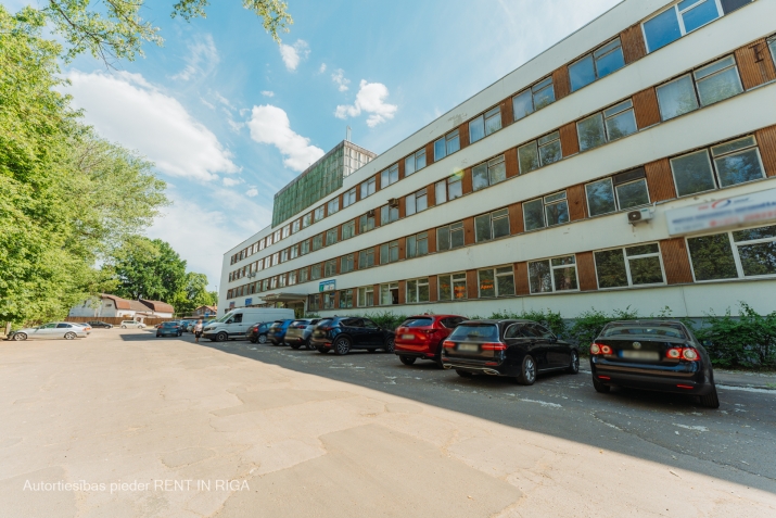 Sludinājumi. Pārdod 4 stāvu biroju ēku ar zemi 0.6350 ha.  Īpašumā ietilpst: (C) Buļļu iela 70a - parks bez Cena: 2.3e+06 EUR Foto #7