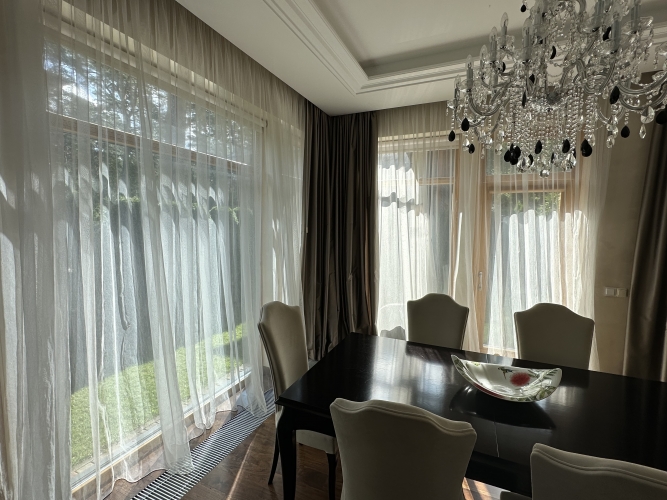 Sludinājumi. Tiek izīrēta eleganta māja Bulduros, tikai pāris soļu attālumā no viesnīcas Lielupe, kā arī Cena: 4500 EUR/mēn Foto #5