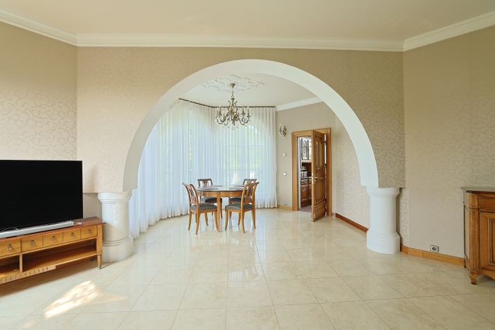 Sludinājumi. Īpašums, kas neatstās vienaldzīgus! Privātmāja Siguldā, Kaķīškalnā- vienā no skaistākajām pilsētām Cena: 380000 EUR Foto #4