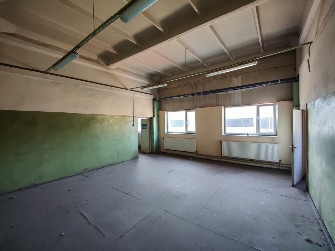 Sludinājumi. Ražošanas vai noliktavas telpas Rumbulā, Maskavas ielā 449.  Telpas atrodas rūpnieciskā teritorijā. Cena: 300 EUR/mēn Foto #1