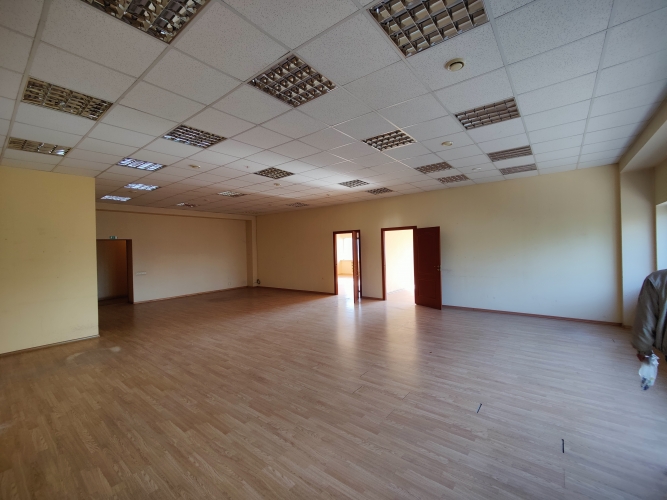 Объявление. Plašs, gaišs birojs Rumbulā.  Iznomā 3 lielas telpas ar 1 mazu noliktavas telpu. Ir kondicionieri. Цена: 680 EUR/мес. Foto #4