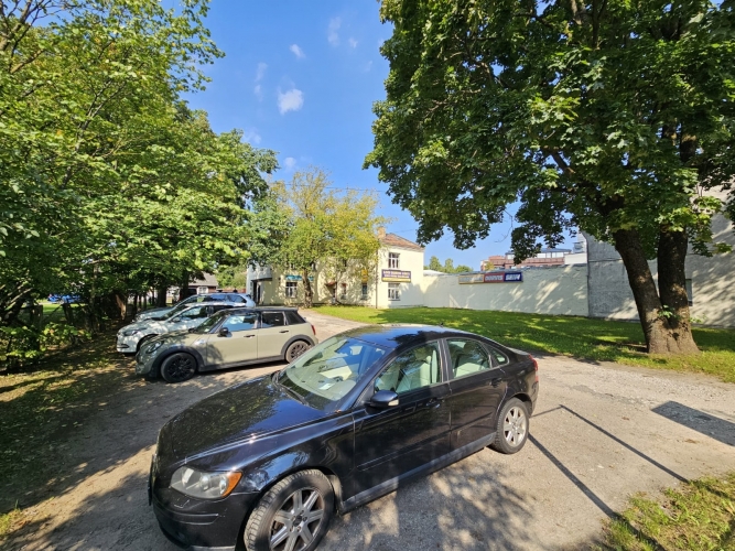 Sludinājumi. Administratīva 2 stāvu ēka ar zemi Teikas centrā.  Celta 1930.gadā, ķieģeļu sienas, koka pārsegumi, Cena: 350000 EUR Foto #4