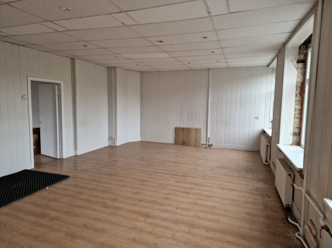 Sludinājumi. Administratīva 2 stāvu ēka ar zemi Teikas centrā.  Celta 1930.gadā, ķieģeļu sienas, koka pārsegumi, Cena: 350000 EUR Foto #8