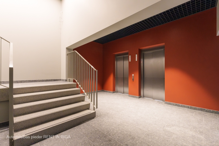 Sludinājumi. Jauns biroju komplekss Dzelzavas ielā ar gala apdari.  + Plašas \'OPEN SPACE\' telpas\' + piedāvājumā Cena: 7800 EUR/mēn Foto #6