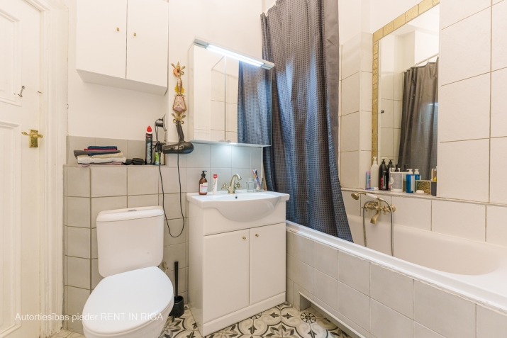 Sludinājumi. Pārdod 4 istabu dzīvokli renovētā vēsturiskā ēkā pašā Rīgas sirdī.  Dzīvoklī ir veikts remonts un Cena: 171000 EUR Foto #9