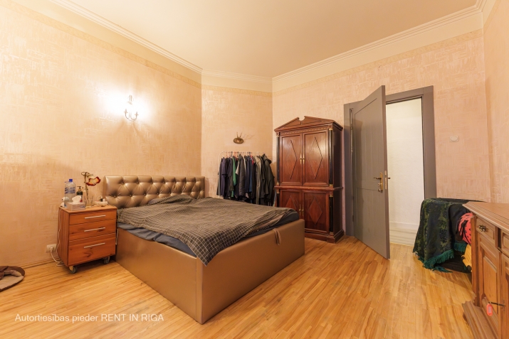 Sludinājumi. Pārdod 4 istabu dzīvokli renovētā vēsturiskā ēkā pašā Rīgas sirdī.  Dzīvoklī ir veikts remonts un Cena: 171000 EUR Foto #5