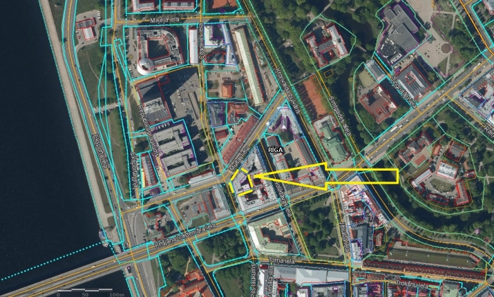 Sludinājumi. Citadeles un Muitas ielu krustojums, ar ieeju no Citadeles ielas.  Birojs sastāv no 2 telpām - Cena: 316 EUR/mēn Foto #9