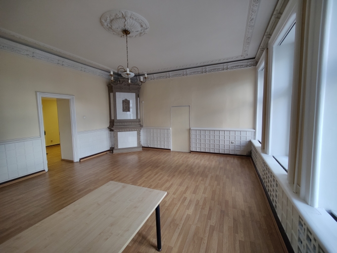 Sludinājumi. Citadeles un Muitas ielu krustojums, ar ieeju no Citadeles ielas.  Birojs sastāv no 2 telpām - Cena: 316 EUR/mēn Foto #2