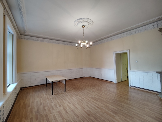 Sludinājumi. Citadeles un Muitas ielu krustojums, ar ieeju no Citadeles ielas.  Birojs sastāv no 2 telpām - Cena: 316 EUR/mēn Foto #3