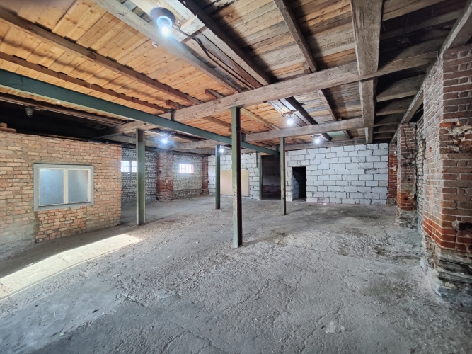 Sludinājumi. Noliktavas telpas Brīvības 439.  - lielie vārti; - telpas nav apkurināmas; - bezmaksas stāvvieta Cena: 360 EUR/mēn Foto #2