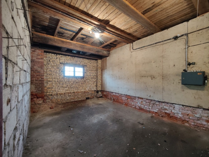 Sludinājumi. Noliktavas telpas Brīvības 439.  - lielie vārti; - telpas nav apkurināmas; - bezmaksas stāvvieta Cena: 360 EUR/mēn Foto #4