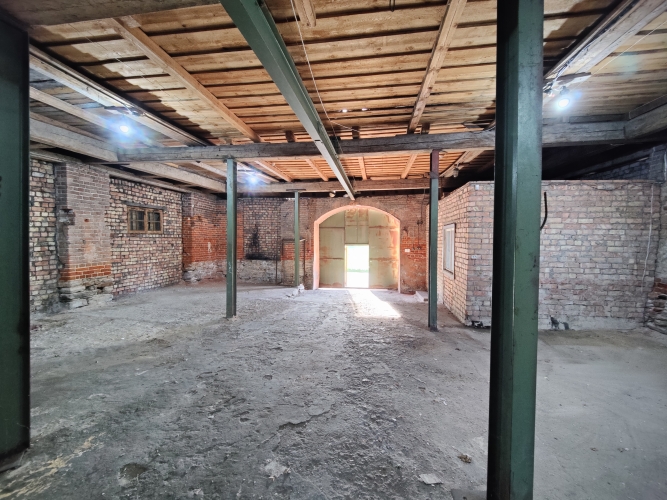 Sludinājumi. Noliktavas telpas Brīvības 439.  - lielie vārti; - telpas nav apkurināmas; - bezmaksas stāvvieta Cena: 360 EUR/mēn Foto #5