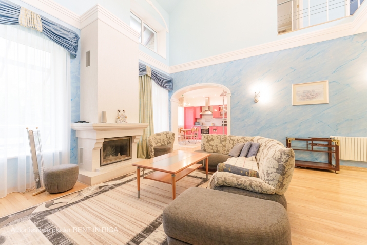 Sludinājumi. Ekskluzīva māja, klusajos Vaivaros.  Māja atrodas klusā vietā ar inteliģentiem kaimiņiem. Līdz Cena: 470000 EUR Foto #2