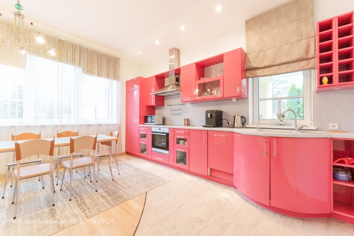 Sludinājumi. Ekskluzīva māja, klusajos Vaivaros.  Māja atrodas klusā vietā ar inteliģentiem kaimiņiem. Līdz Cena: 470000 EUR Foto #8