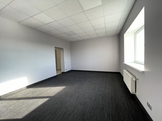 Объявление. Svaigs birojs industriālajā parkā.  Biroju, veikalu un noliktavu komplekss atrodās Lubānas un Цена: 220 EUR/мес. Foto #2