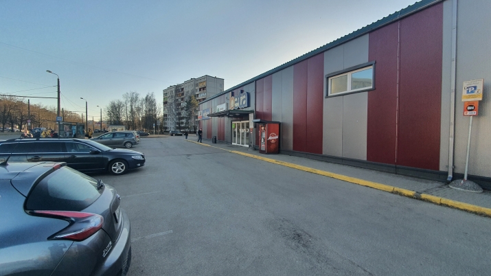 Sludinājumi. Tiek iznomātas tirdzniecības telpas Mežciemā, tirdzniecības centrā.  + Ir visas komunikācijas, Cena: 500 EUR/mēn Foto #1