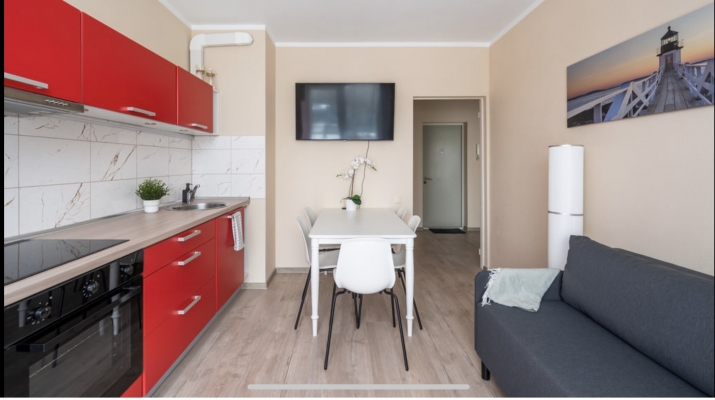 Sludinājumi. Tiek izīrēts dzīvoklis projektā \'Jūrkalnes pērle\'. Ir balkons, lifts,  dzīvokļa logi vērsti uz Cena: 550 EUR/mēn Foto #4