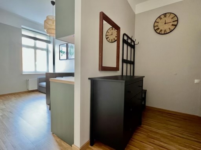 Sludinājumi. Īrei pieejams 2 istabu dzīvoklis fantastiskā vietā Rīgas centrā.  Dzīvoklis atrodas renovētā ēkā, Cena: 650 EUR/mēn Foto #6