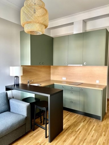 Sludinājumi. Īrei pieejams 2 istabu dzīvoklis fantastiskā vietā Rīgas centrā.  Dzīvoklis atrodas renovētā ēkā, Cena: 650 EUR/mēn Foto #3