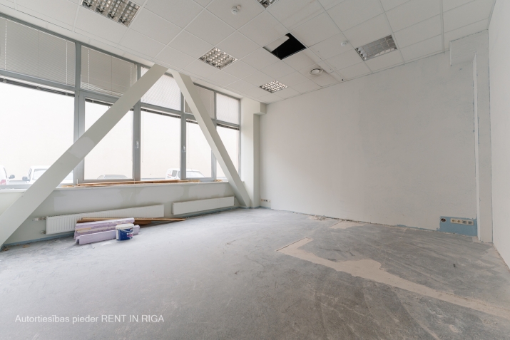 Объявление. Tirdzniecības/biroja telpas kravu ostas terminālā \'Port Magnat\'.  Telpas atrodas fasādes Цена: 1998 EUR/мес. Foto #7