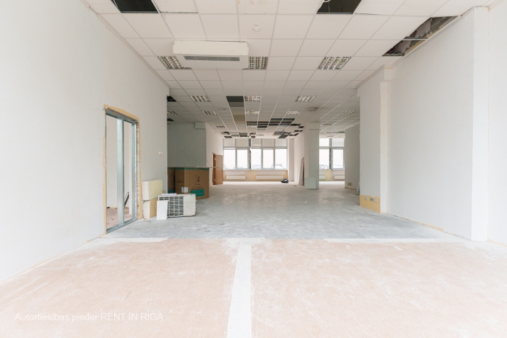 Объявление. Tirdzniecības/biroja telpas kravu ostas terminālā \'Port Magnat\'.  Telpas atrodas fasādes Цена: 1998 EUR/мес. Foto #4