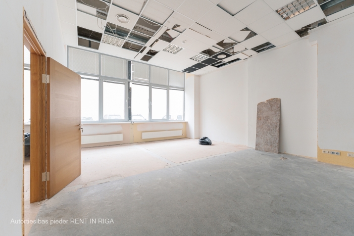 Объявление. Tirdzniecības/biroja telpas kravu ostas terminālā \'Port Magnat\'.  Telpas atrodas fasādes Цена: 1998 EUR/мес. Foto #1