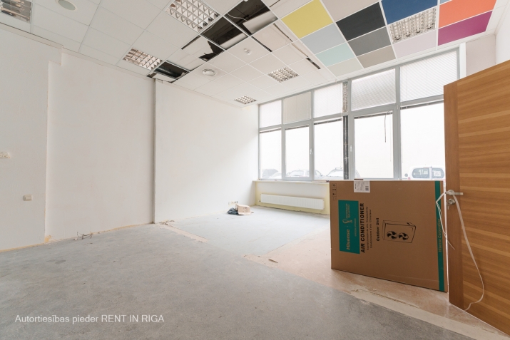 Объявление. Торгово-офисные помещения в портовом терминале \'Port Magnat\'.  Помещение расположено в фасадном Цена: 1665 EUR/мес. Foto #2