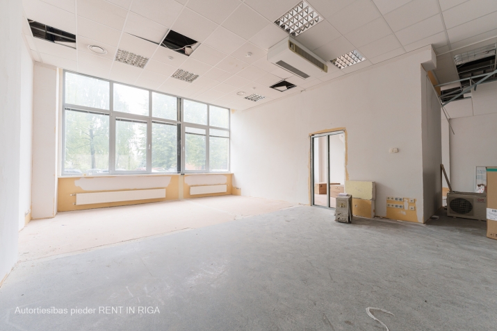 Объявление. Торгово-офисные помещения в портовом терминале \'Port Magnat\'.  Помещение расположено в фасадном Цена: 1665 EUR/мес. Foto #3