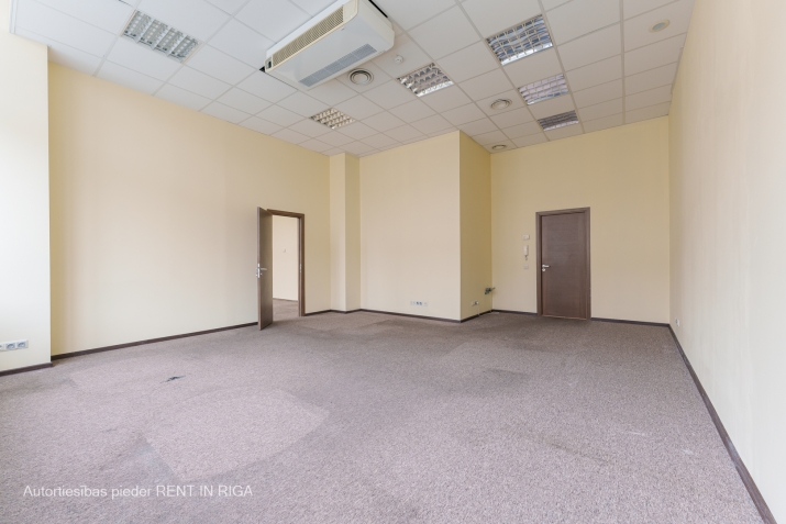 Объявление. Biroja telpas kravu ostas terminālā \'Port Magnat\'  2. stāvā, ir lifts.  Birojs izvietots kravu Цена: 677 EUR/мес. Foto #4