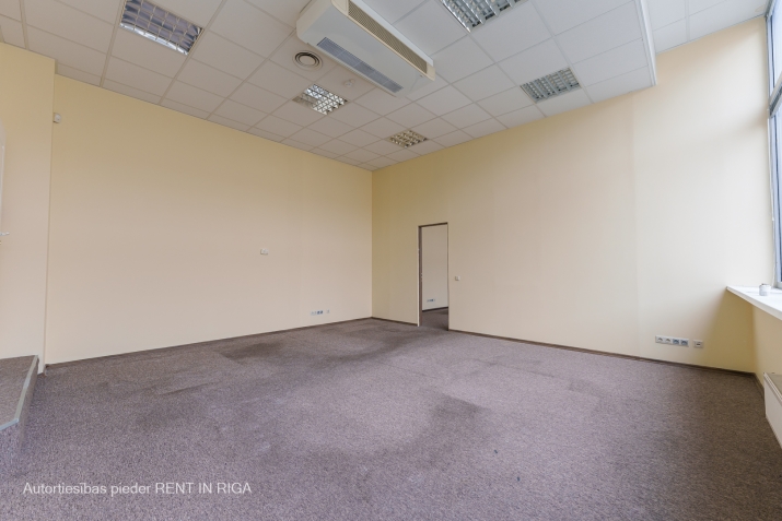 Объявление. Biroja telpas kravu ostas terminālā \'Port Magnat\'  2. stāvā, ir lifts.  Birojs izvietots kravu Цена: 677 EUR/мес. Foto #5