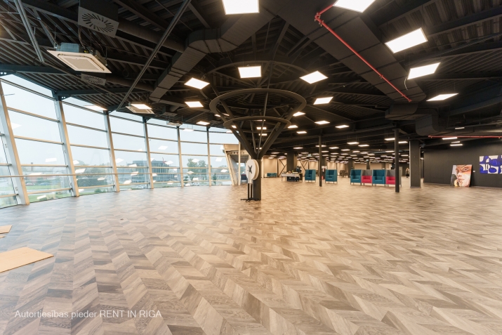 Sludinājumi. Izīrē biroju Krasta ielā. Pilnībā renovēta ēka. Biroja platība: 1400 m2; Telpas var sadalīt, var Cena: 11200 EUR/mēn Foto #6