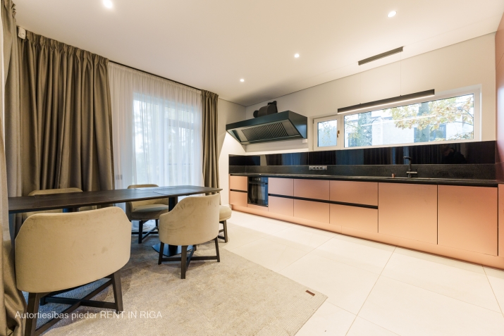 Объявление. Продается качественно построенный дом в Бебербеки. Большая терраса (25 м2). Вымощенная парковка на Цена: 320000 EUR Foto #6