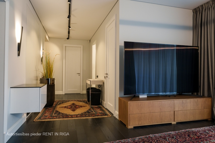 Объявление. Продается качественно построенный дом в Бебербеки. Большая терраса (25 м2). Вымощенная парковка на Цена: 320000 EUR Foto #4