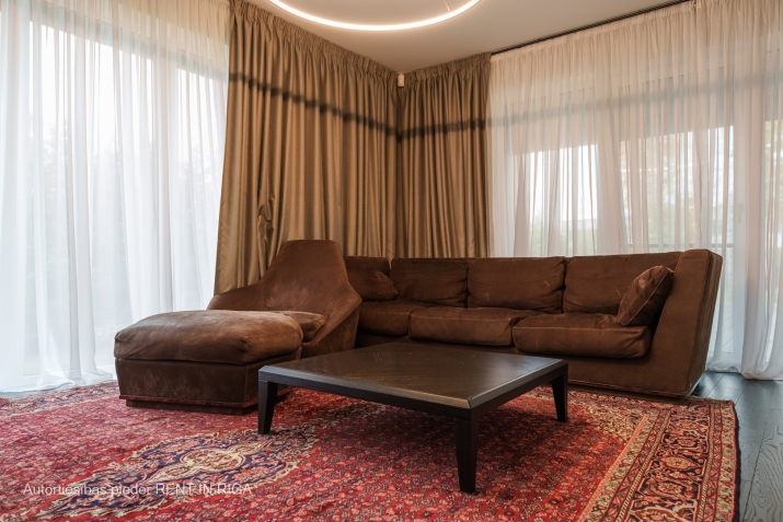 Объявление. Продается качественно построенный дом в Бебербеки. Большая терраса (25 м2). Вымощенная парковка на Цена: 320000 EUR Foto #5