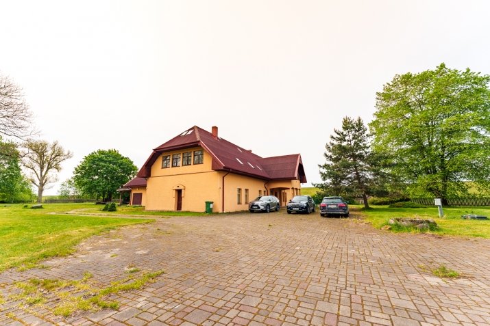 Объявление. For sale: a 3-story private house in Salaspils by the Daugava River with a 2.3 ha plot of land.  Цена: 449000 EUR Foto #4
