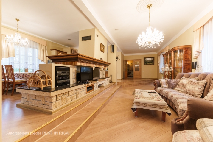 Sludinājumi. Energoefektīva māja, ar saules paneļiem!   Zemi ikmēneša maksājumi, par tiem parūpējas uz jumta Cena: 750000 EUR Foto #2