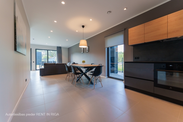 Sludinājumi. Jauna, gaumīga un energoefektīva dvīņu māja Jūrmalā.  Jūnijā cena 3000 eur, jūlijā, augustā 4000 Cena: 1400 EUR/mēn Foto #6