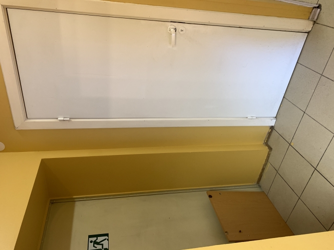 Объявление. Tiek pārdotas tirdzniecības telpas.  + platība sastāv no tirdzniecības zāles, palīgtelpas; + Цена: 45000 EUR Foto #3