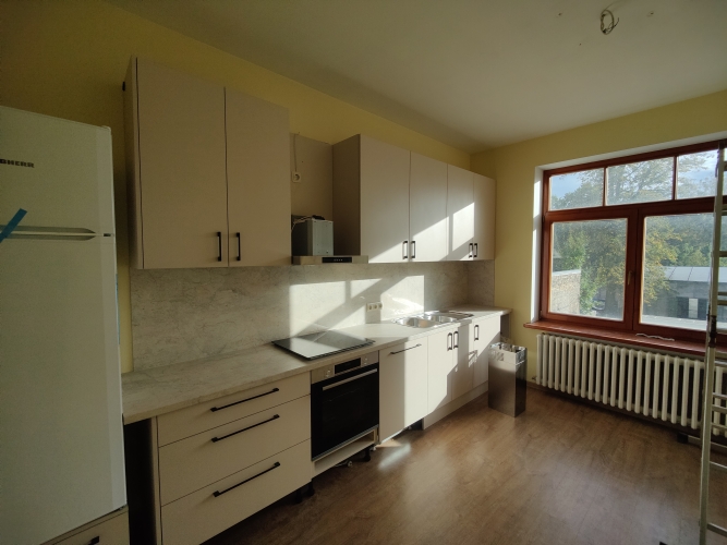 Объявление. Gaišas telpas jaunā ēkā pie Āgenskalna tirgus.  Īpašums sastāv no 1 lielas telpas un 3 mazākam, Цена: 850 EUR/мес. Foto #7