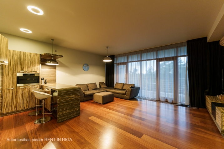 Sludinājumi. Moderns dzīvoklis pašā jūras krastā, miera osta Jūrmalas mierīgajā galā Lielupē. Dzīvoklis ar Cena: 270000 EUR Foto #1