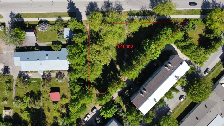 Sludinājumi. Iegādei pieejams zemes gabals Krasta masīvā, jauktas centra apbūves teritorijā.   Zemesgabals ar Cena: 61900 EUR Foto #1