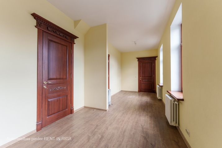Sludinājumi. Nemēbelēts, gaišs dzīvoklis jaunā ēkā pie Āgenskalna tirgus.  Īpašums sastāv no lielās istabas, 1 Cena: 850 EUR/mēn Foto #6