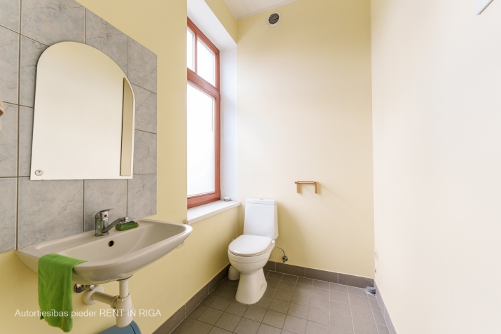 Sludinājumi. Nemēbelēts, gaišs dzīvoklis jaunā ēkā pie Āgenskalna tirgus.  Īpašums sastāv no lielās istabas, 1 Cena: 850 EUR/mēn Foto #8