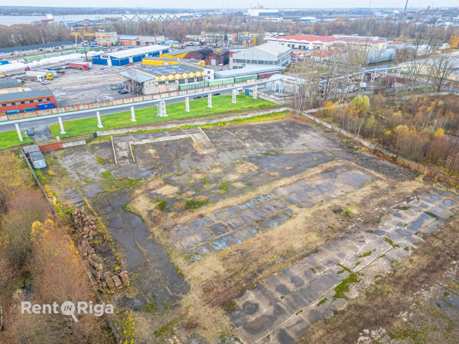 Sludinājumi. Nomai tiek piedāvāts zemes gabals Ilzenes ielā.  + Vilciena pievads; + rampa un panduss vilcienu Cena: 3600 EUR/mēn Foto #3