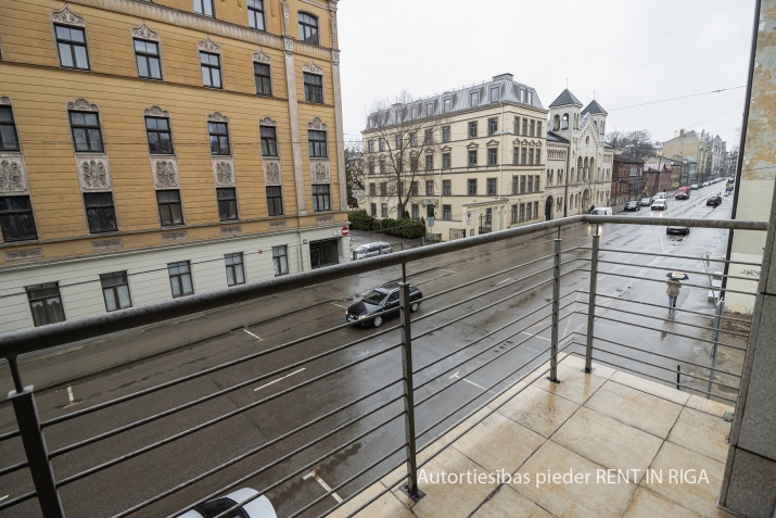 Sludinājumi. Mājīgs 2-istabu dzīvoklis City Star projektā komforta cienītājiem.   Dzīvokli radījusi profesionāla Cena: 150000 EUR Foto #2