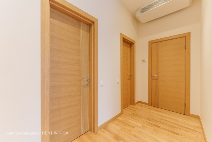 Sludinājumi. Apartamenti ar satreicošu panorāmas skatu un ar plašu terasi, unikālā projektā pašā Jūrmalas Cena: 340000 EUR Foto #7